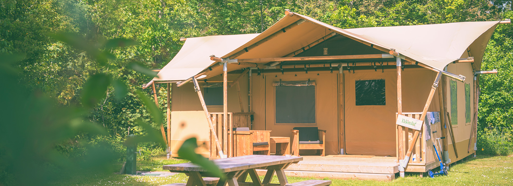 Uncategorised – Woud Texel Tiny House Tenten Jouw Tiny House Tent De zes Tiny House Tenten van Woud vind je verspreid over het kampeerterrein, tussen de kampeerplaatsen. Ze zijn ingericht...