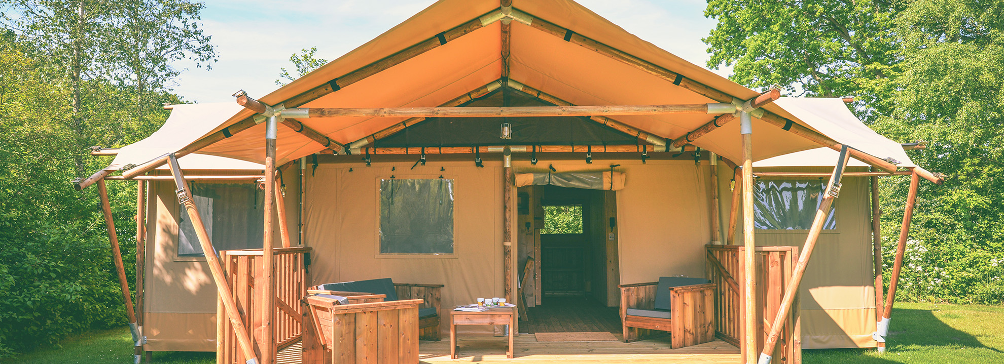 Uncategorised – Woud Texel Tiny House Tenten Jouw Tiny House Tent De zes Tiny House Tenten van Woud vind je verspreid over het kampeerterrein, tussen de kampeerplaatsen. Ze zijn ingericht...