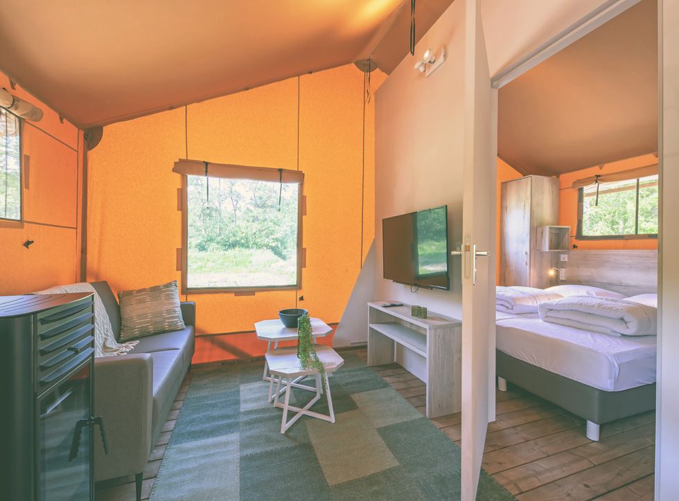 Luxe lodges – Woud Texel Luxe lodges Dies wird deine Basis für einen fantastischen Aufenthalt auf Texel sein. Genau so ist Urlaub gedacht. Luxe lodges Die Luxe Lodges von Campingplatz W...